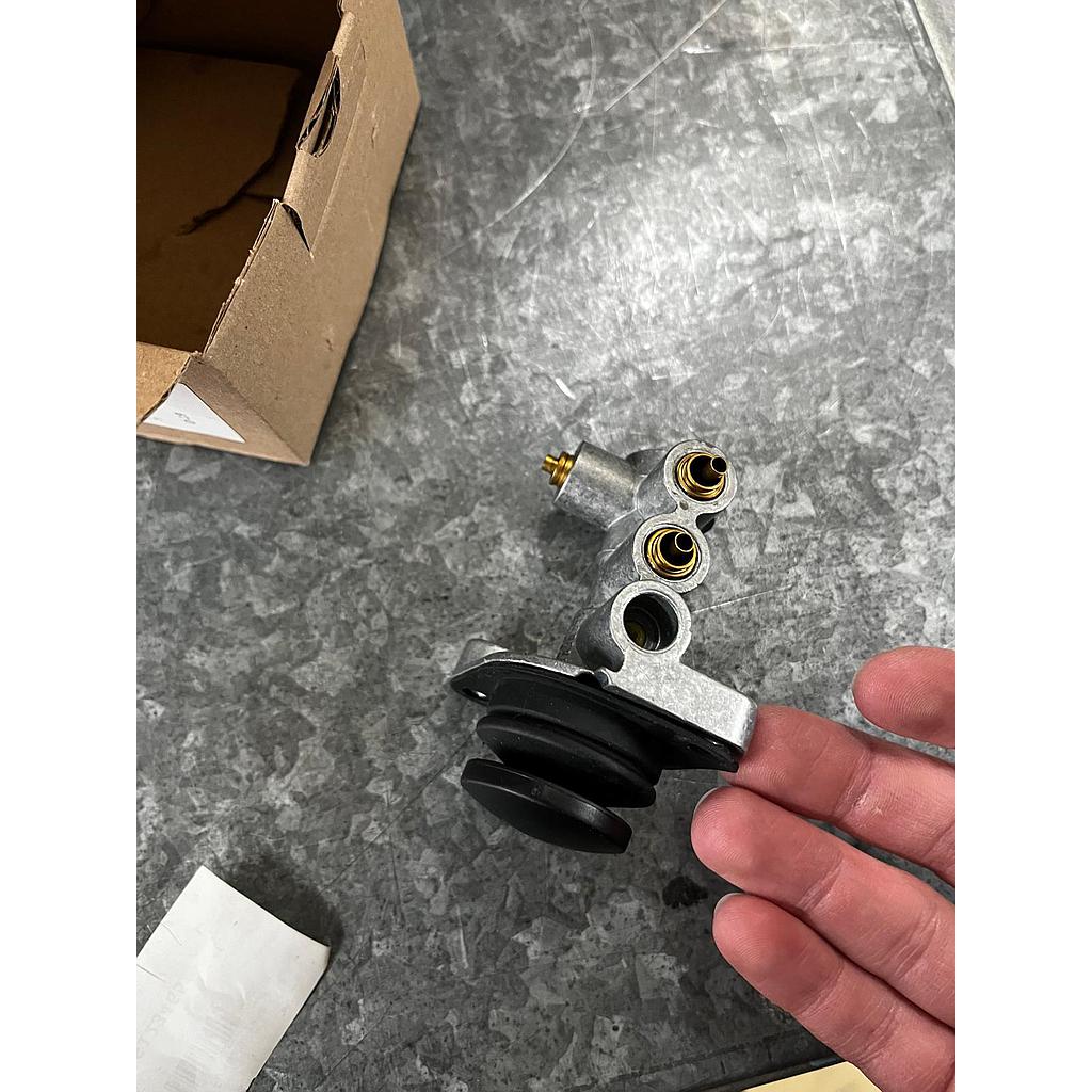 Comando a pedale della valvola di blocco